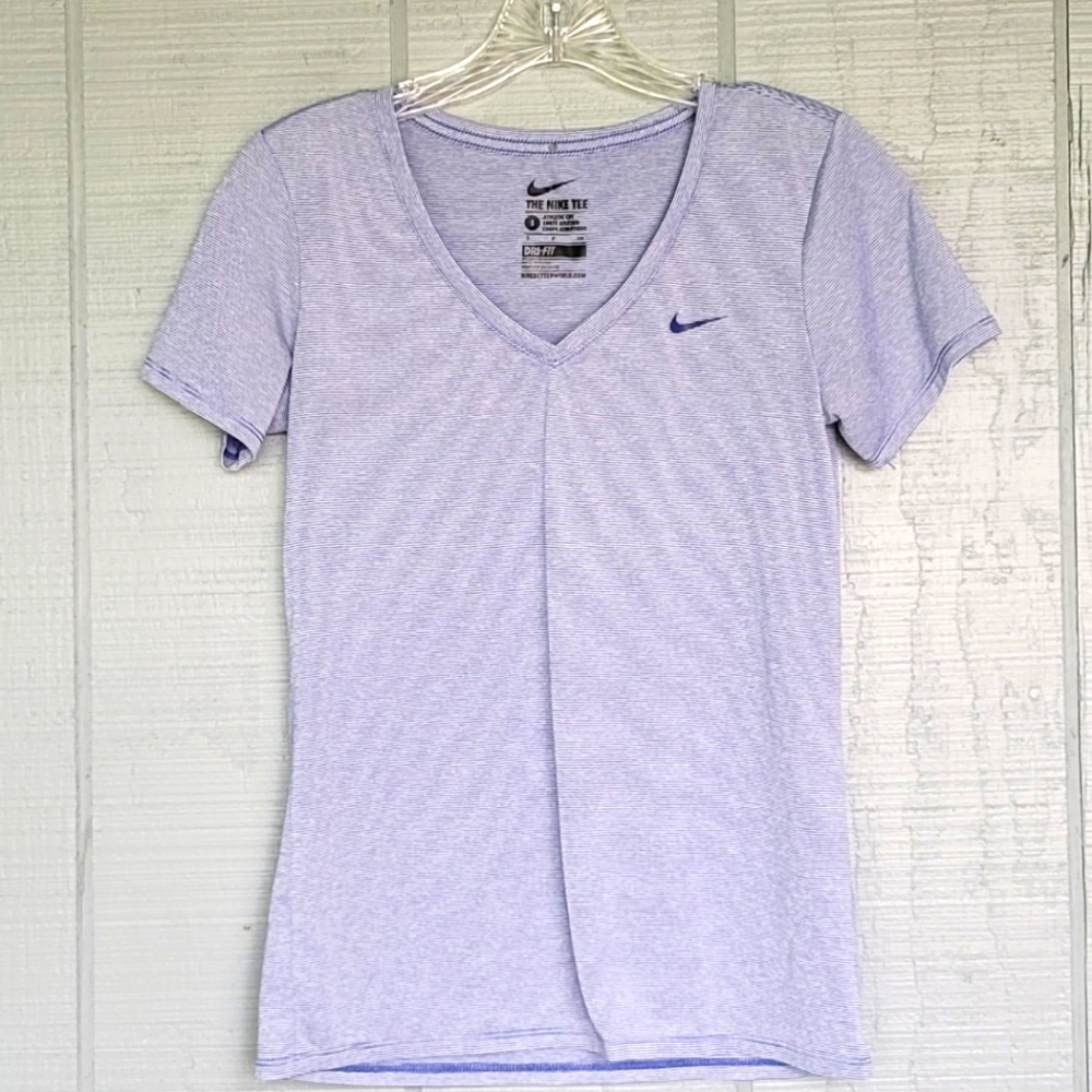 The Nike Tee Athletic Cut Dri-Fit. Size S - Picture 1 of 6